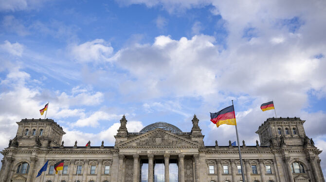 brb, lbn, Bundestag, Justiz, Verfassung, Koalition Immer mehr Menschen zweifeln, ob die Demokratie die großen Probleme unserer Zeit lösen kann.