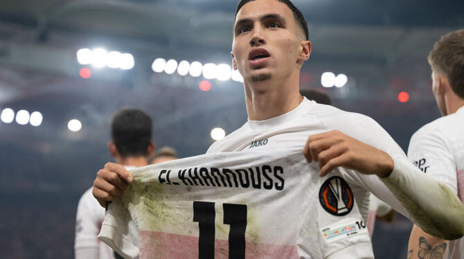 Was Lionel Messi kann, kann ich schon lange. Das denkt sich Bilal El Khannouss und zeigt nach dem 1:0 den VfB-Fans in der Kurve