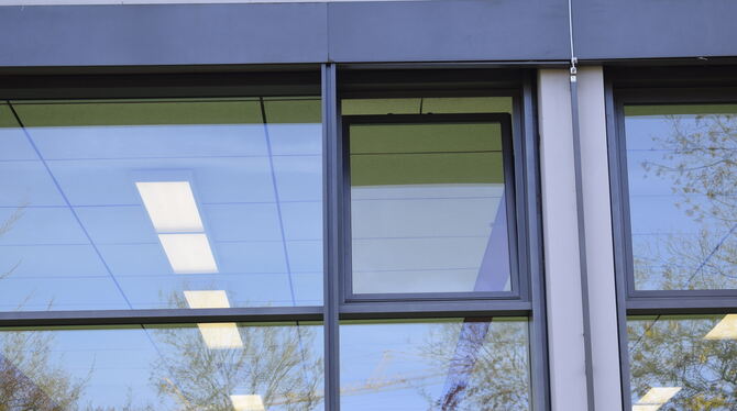 Die Nahaufnahme macht's deutlich: Hier kann nicht nur frische Luft, sondern auch Kälte hineinfließen.