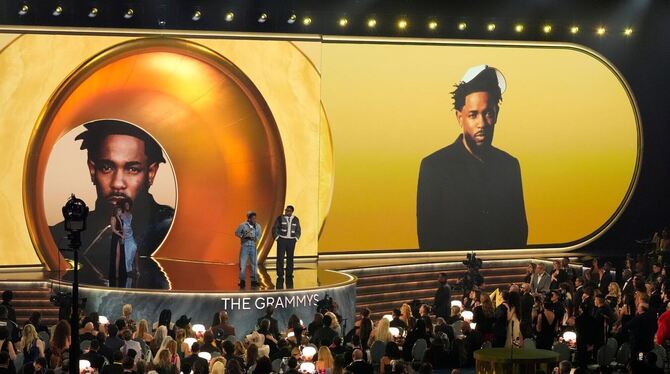 Kendrick Lamar bei den 67. Grammy Awards. Kendrick Lamar bei den 67. Grammy Awards.