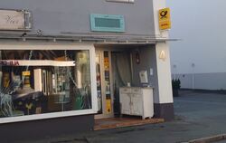 Seit Donnerstag ist sie plötzlich dicht: Für die Postfiliale  in der Langen  Straße sucht die Post nun einen  Nachfolger.  FOTO: