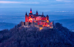 Weihnachtliches Leuchten auf der Burg Hohenzollern. FOTO: PR
