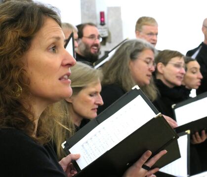 Chormusik mit Herz und Zwischentönen: Der Südwestdeutsche Kammerchor in St. Peter und Paul.