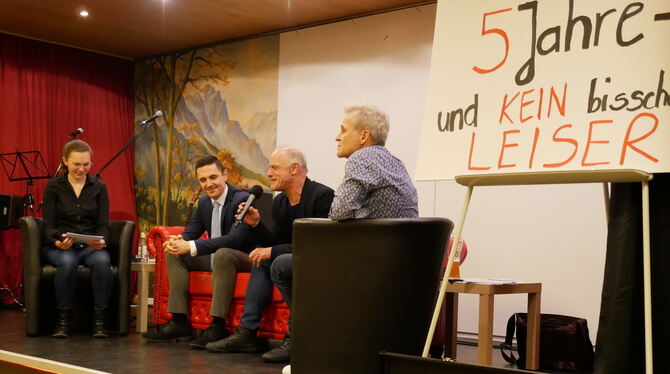 BI Lärmschutz Anna Armbruster (links), Dr. Max Menton, Thomas Poreski und Richard Stasch diskutierten am Freitagabend im Wirtshaus unterm Wass