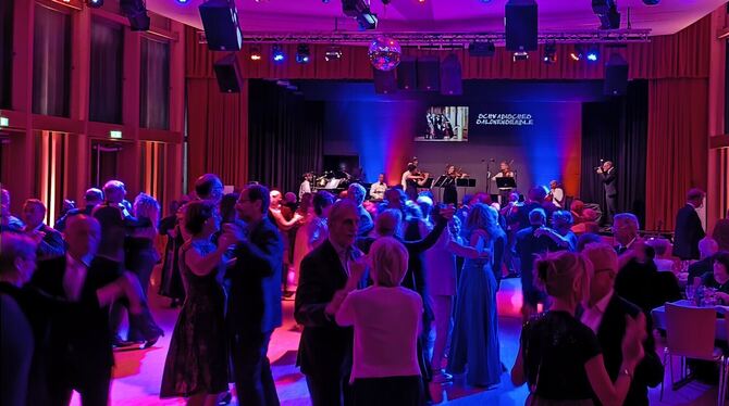 Tanzball, Ballsaal In edlem Ambiente wurde am Samstagabend in Gomaringen getanzt.