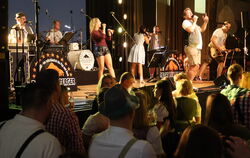 Heiße Sounds und viel Bühnenaction - die Grafenberger haben's drauf.