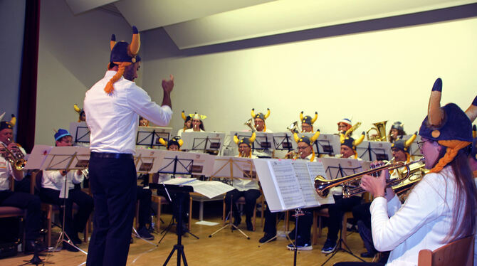 Zur Wickie-Suite von Christian Bruhn gab’s das passende Outfit. FOTO: LEIPPERT Zur Wickie-Suite von Christian Bruhn gab’s das passende Outfit. FOTO: LEIPPERT