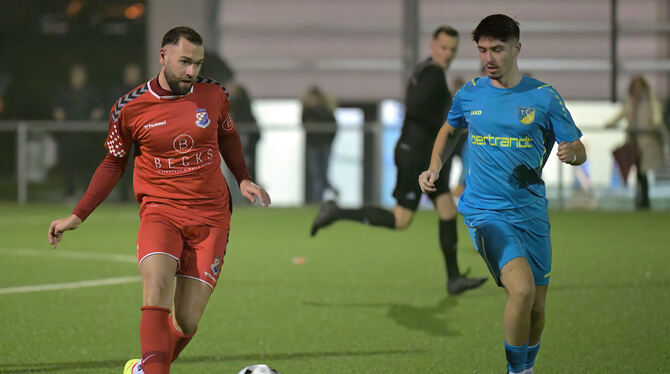 Dennis Pascolo erzeugt viel Gefahr im Reutlinger Offensivspiel.  FOTO: BAUR