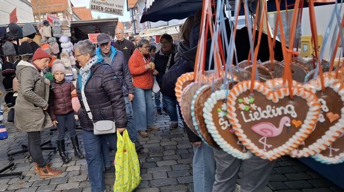 Martinimarkt Trochtelfingen Sonne, gute Laune, zehn Grad: Der Martinimarkt in Trochtelfingen ist wieder Besuchermagnet.