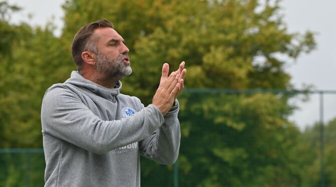 Young Boys Reutlingen TSG Hofherrnweiler-Unterrombach Volker Grimminger coacht derzeit mit viel Erfolg den Verbandsligisten Young Boys Reutlingen.