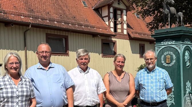 Auf Karl-Heinz Vollmer folgt Johanna Manhart als Leiterin des Kompetenzzentrums Pferd Baden-Württemberg im Gestüt Marbach.  FOTO