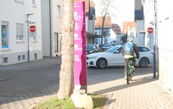 Kann gefährlich werden: Radweg-Ende an der Einmündung Hindenburgstraße/Heerstraße.