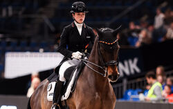 Haushohe Favoritin auf den Sieg im Dressur-Cup am Donnerstag: Die Bayerin Jana Lang und ihr bereits 19-jährigen Wallach Baron, m