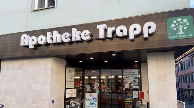Apotheke Trapp Seit 215 Jahren verkauft die Trapp'sche Apotheke in der Neuen Straße Medikamente und Arzneien. Ende des Jahres wird sie geschlos