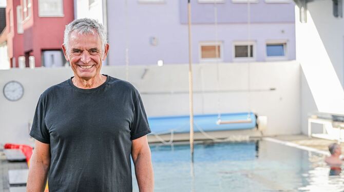 Schwimmen im Vorgarten-Freibad Schwimmen im Vorgarten-Freibad