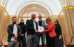 Christoph Brändle, Geschäftsführer der Augnum GmbH in Auingen, nahm die Auszeichnung von Martina Klement, Chief Digital Officer