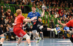 Der Pfullinger Johnny Beck (mit Ball) vom VfL Pfullingen fügt sich immer besser ins VfL-Spiel ein.