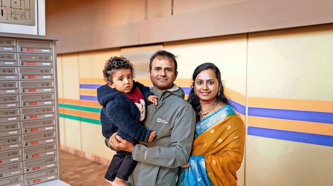 Hari Vemula mit seiner Frau Deepthi Yerubandi und dem Sohn Shivedh. FOTO: LG/RETTIG Hari Vemula mit seiner Frau Deepthi Yerubandi und dem Sohn Shivedh. FOTO: LG/RETTIG