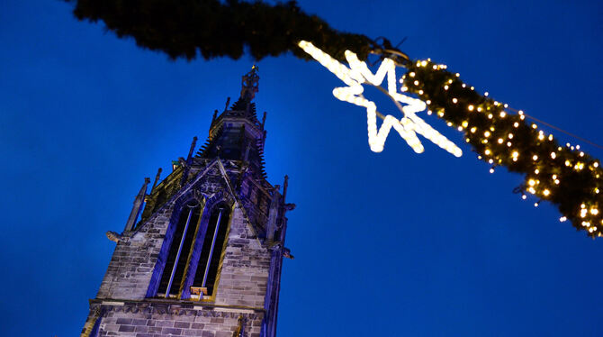 In der Reutlinger Altstadt kann man den Weihnachtsmarkt ab 26. November besuchen.