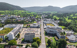 Gewerbetreibenden in Eningen werden als Erste die Auswirkungen der Sparmaßnahmen spüren: Der Gemeinderat hat direkt nach Vorstel