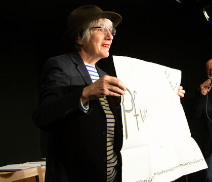 Susanne Hinkelbein und Berthold Biesinger in der Produktion »Tropfen im Meer« am Theater Lindenhof.