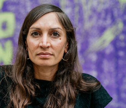 Gilda Sahebi hält einen Impulsvortrag mit dem Titel: »Verbinden statt spalten«.  FOTO: PR