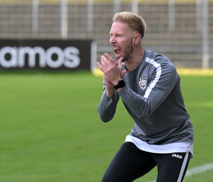 Extrem aktiv an der Seitenlinie: Trainer Marvin Petzschner.