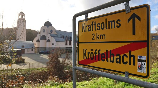 Baby vor Kloster im  hessischen Waldsolms gefunden
