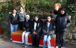 Kirchentellinsfurter Jugendliche haben zwei Mitfahrbänke gebaut. Eine davon steht in der Einhornstraße, die andere direkt vor de