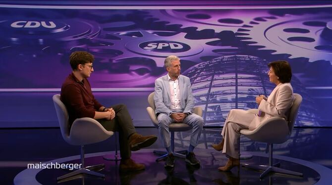 Palmer bei Maischberger Tübingens Oberbürgermeister Boris Palmer (Mitte) und der Juso-Vorsitzende Philipp Türmer (links) haben sich bei Sandra Maischber