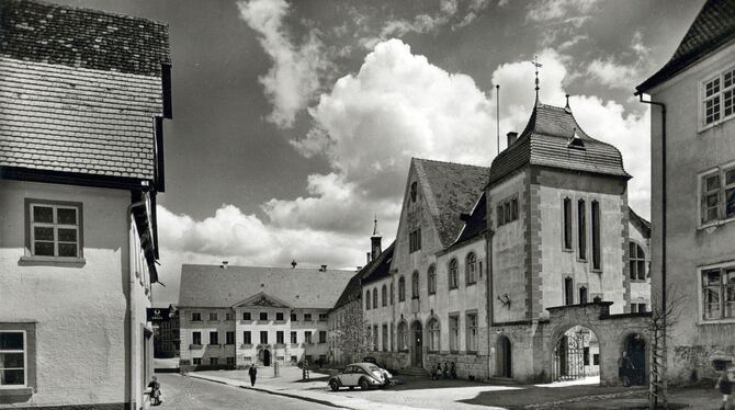 Viel verändert hat sich seit 1970 nicht: Jetzt soll die Hohenzollernstraße grüner und freundlicher werden.  FOTO: PRIVAT