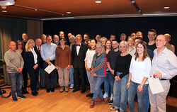 26 Blutspenderinnen und -spender von insgesamt 56 Geehrten waren gekommen und erhielten von Oberbürgermeister Thomas Keck und Th