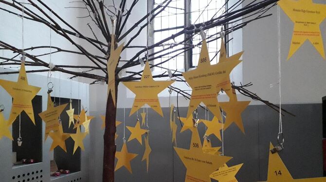 Auch in diesem Jahr werden in der Citykirche zahlreiche Sterne mit Weihnachtswünschen hängen.