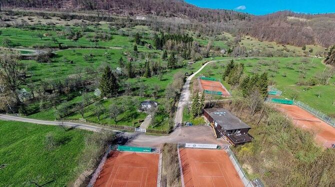 Der Kindergarten Waldwichtel könnte rechts hinter den Tennisplätzen des TV Eningens einen Platz bekommen. Der genaue Standort is