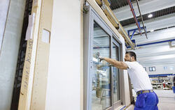 Fertighaus-Produktion bei Schwörer in Hohenstein-Oberstetten.