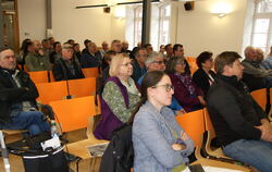 Rund 40 Frauen und Männer informierten sich über Möglichkeiten, regionale Schlachstätten zu erhalten und damit auch die Wertschö