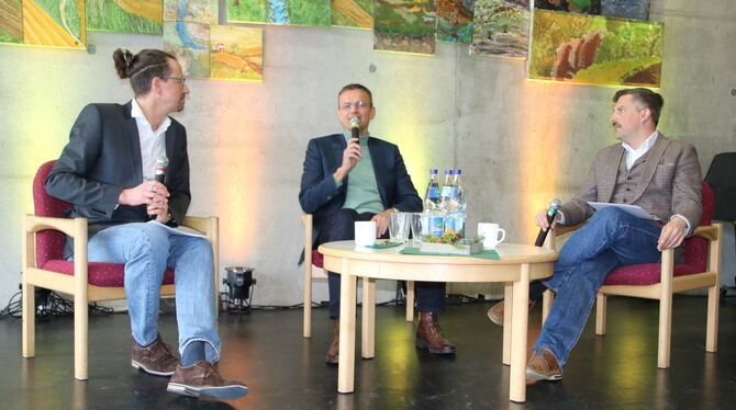 Jens Maschmann Bad Urach GEG Graf-Eberhard-Gymnasium Der Ex-GEG'ler Jens Maschmann (Mitte) ist inzwischen Leitender Ärztlicher Direktor und Vorstandsvorsitzender des Uniklinikums Tü