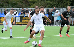 Der sonst sichere Strafstoßschütze Adil Iggoute scheitert.