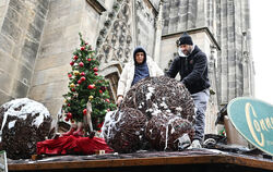 Bis kurz vor der Eröffnung des Weihnachtsmarktes wird gearbeitet.