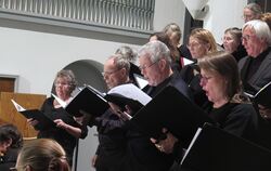 Der Kammerchor Reutlingen machte in der Reutlinger Auferstehungskirche das Fauré-Requiem zum Erlebnis.