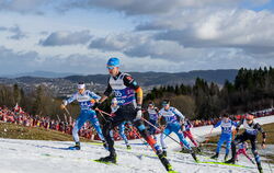 Florian Notz (vorne) kann seine Stärken auf langen Strecken mit großen Anstiegen ausspielen.