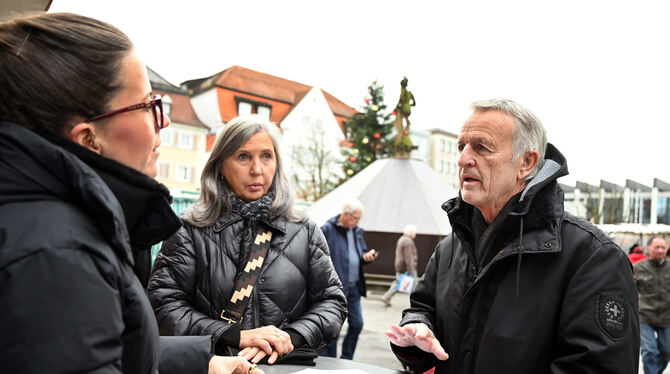 Auch zwei Betzinger haben ihre Meinung kund getan: Ernst Wittel (rechts) und Bettina Gekeler (Mitte).