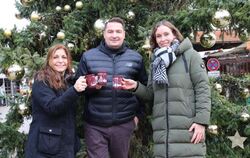 MMT-Chef Patrick Hubertz mit  zwischen seinen  Mitstreiterinnen Anja Neubrander (rechts) und  Constanze Rueß. FOTO: PIEHLER