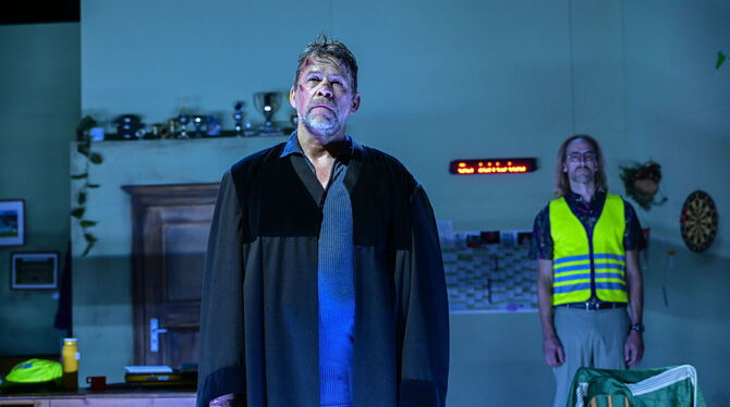 Der zerbrochene Krug, LTT 2025 Richter Adam, Schreiber Licht: Martin Bringmann, Rolf Kindermann.