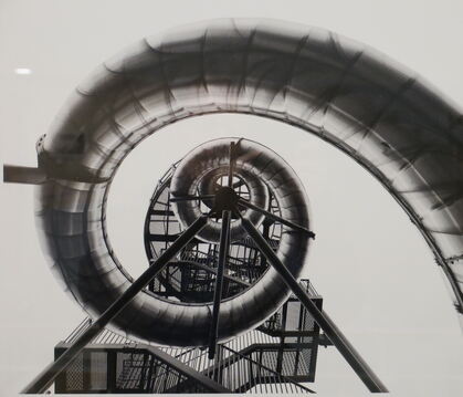 WieTentakel eines Riesenkraken: »Slide Tower« (Rutschturm) von Horst Hirning.