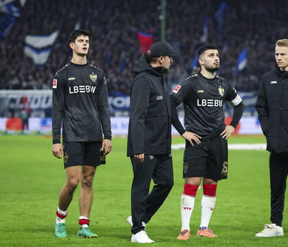 Einfach nur frustriert: Chema Andres, Trainer Sebastian Hoeneß, Deniz Undav und Chris Führich (von links).