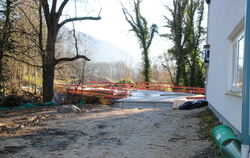 Der Baubeginn für die beiden neuen Gebäude in der Ermsschleife soll erst im Juni sein, doch erste Vorbereitungen haben bereits b