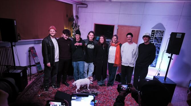 Die Gründungsmitglieder des Vereins Kunst- und Kulturhalle Hundersingen stellten sich und ihre Ideen bei einer Eröffnungsparty v