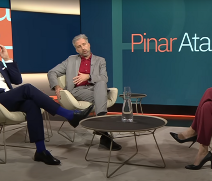 Tübingens Oberbürgermeister Boris Palmer mit AfD-Chef Tino Chrupalla im Fernsehstudio von Pinar Atalay.