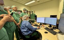 Mediziner aus der Ukraine informieren sich in Tübingen über neue Behandlungsmethoden bei Krebspatienten.